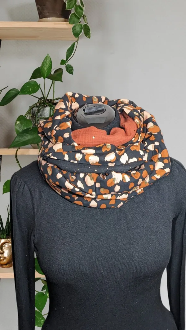 Double tour de cou marron doré beige