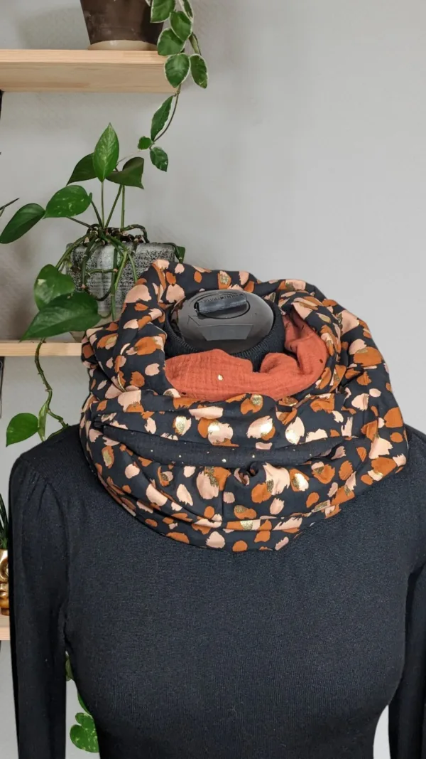Double tour de cou marron doré beige