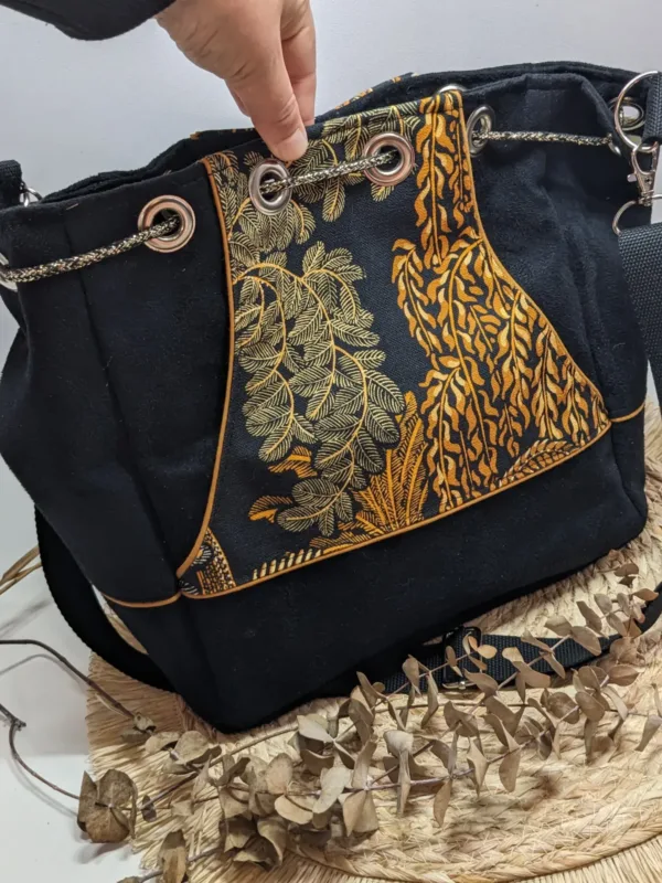 Sac à main seau noir imprimé floral "Automne" – Image 4