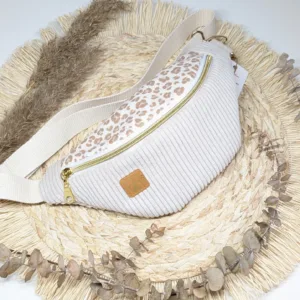 Sac banane enfant léopard clair velours beige, fait main en gironde. Accessoire enfant.