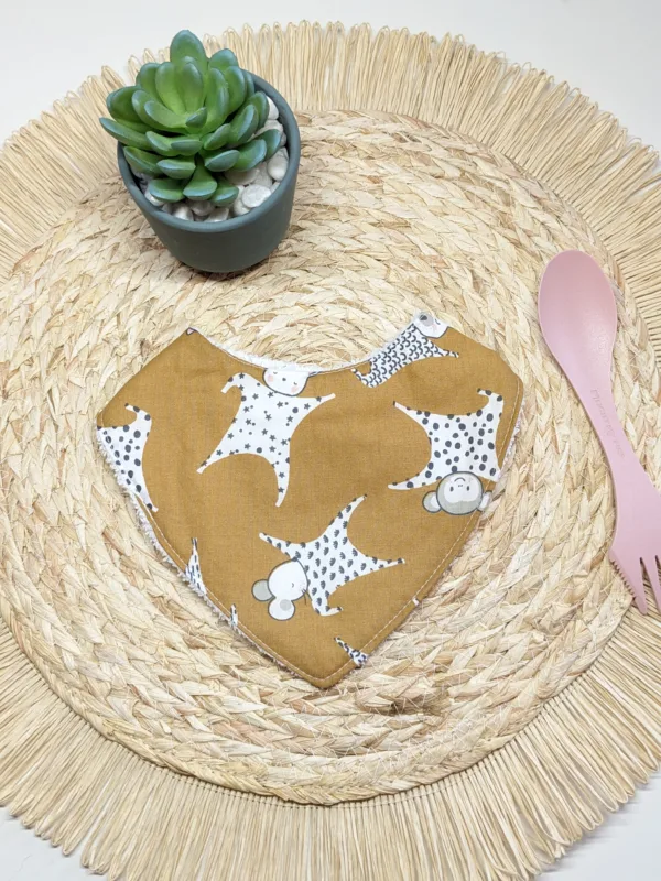 Bavoir bandana fait main trop mignon