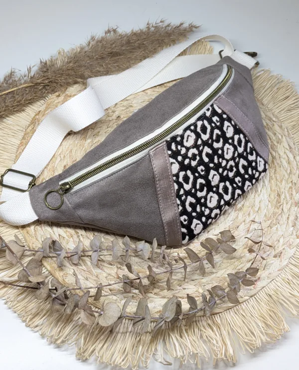 Sac banane - taupe léopard suédine marron