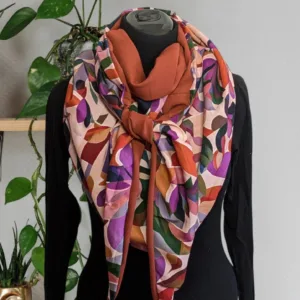Chèche, foulard triangle, écharpe foulard terracotta rose. Chaleur et élégance, un tour de cou aux tons naturels pour sublimer vos journées.