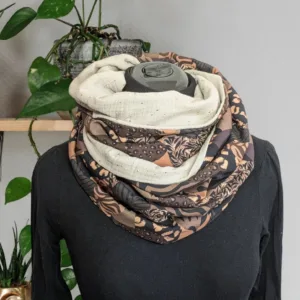 Double Tour de cou, écharpe foulard marron. Chaleur et élégance, un tour de cou aux tons naturels pour sublimer vos journées.