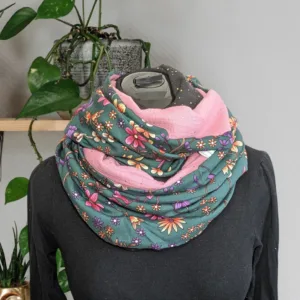 Double Tour de cou, écharpe foulard. Chaleur et élégance, un tour de cou aux tons naturels pour sublimer vos journées.