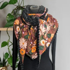 Echarpe triangulaire doublée en tissu doux, avec motif floral terracotta marron,