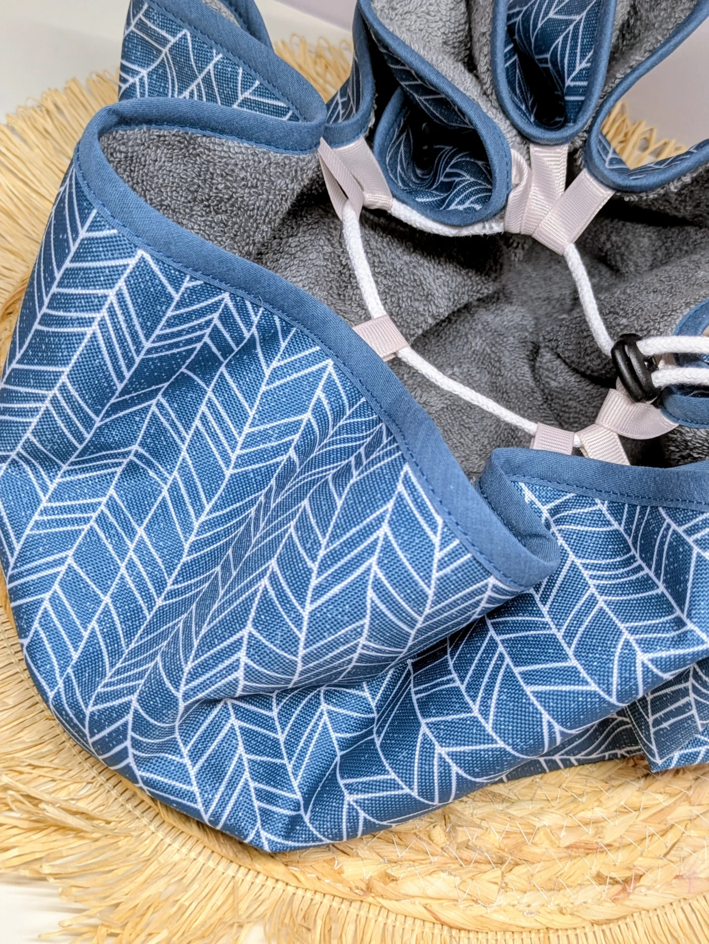 Sac à dos pieds au sec fait main, imperméable à l’extérieur et éponge à l’intérieur, motif bleu