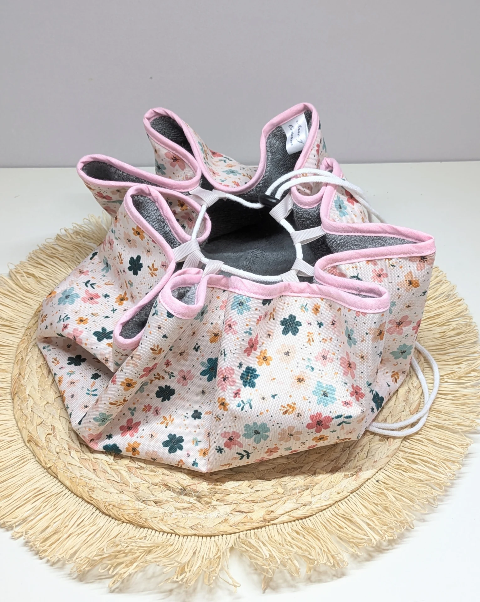 Sac à dos pieds au sec fait main, imperméable à l’extérieur et éponge à l’intérieur, motif fleurs rose