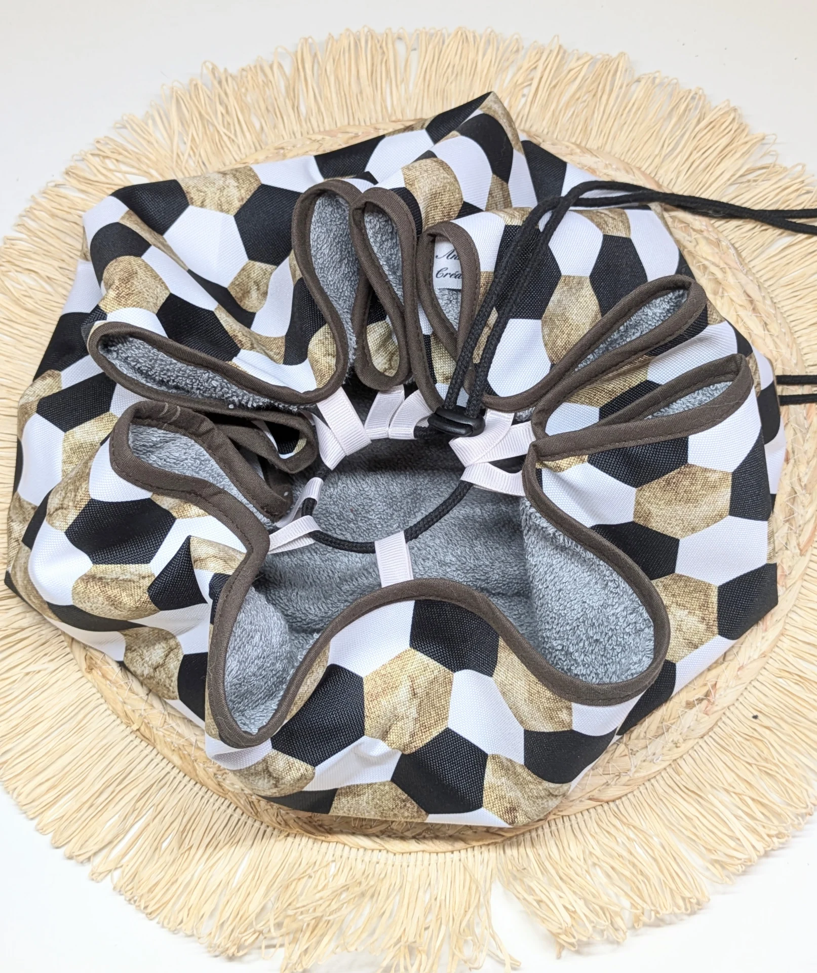 Sac à dos pieds au sec fait main, imperméable à l’extérieur et éponge à l’intérieur, motif géométrique noir et blanc