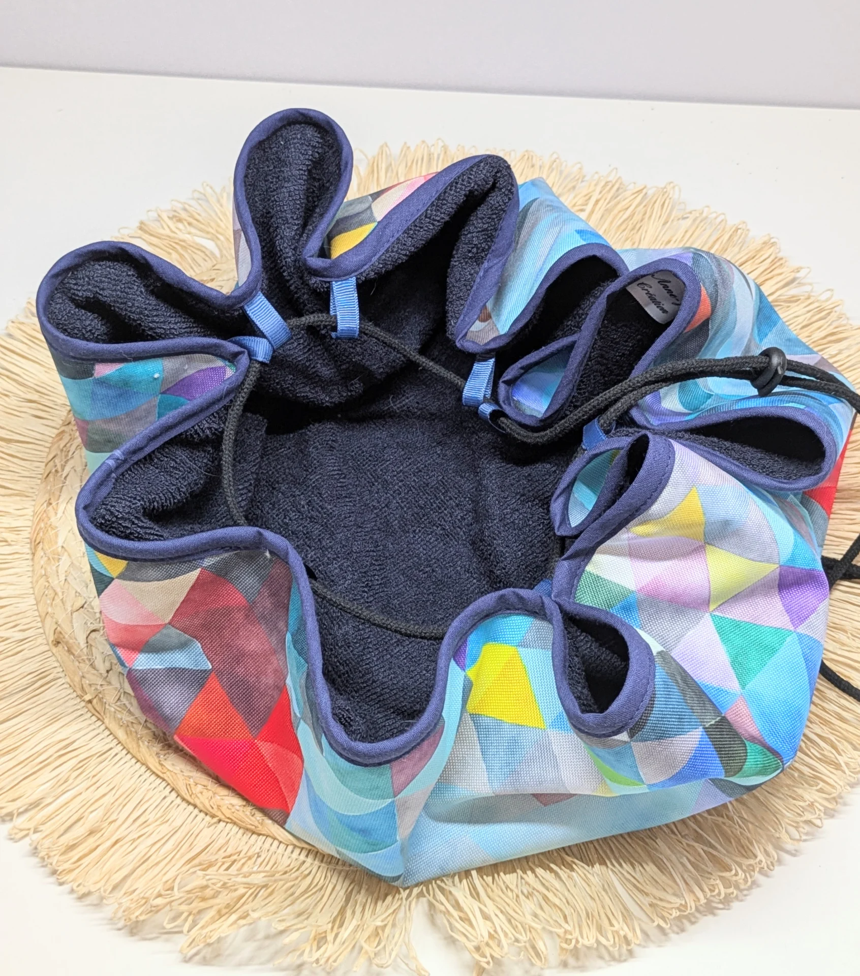 Sac à dos pieds au sec fait main, imperméable à l’extérieur et éponge à l’intérieur, motif géométrique multicolore bleu