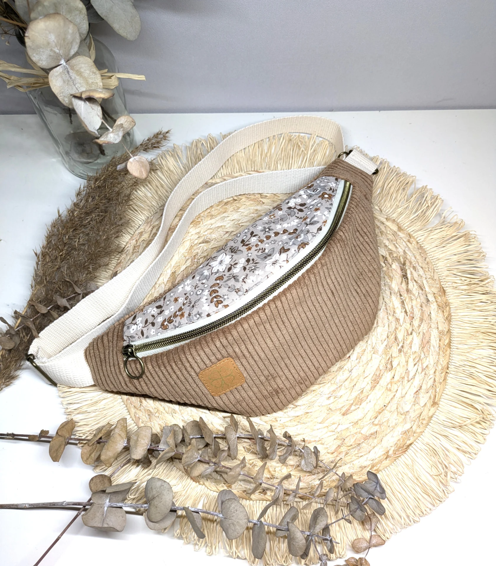 Sac banane en velours côtelé marron et coton fleuri beige et moutarde