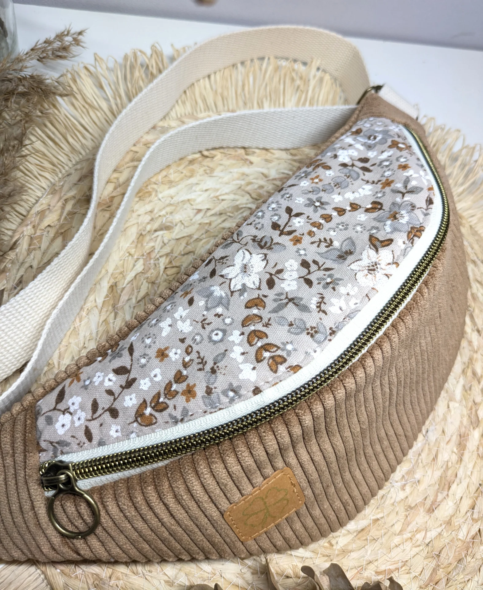 Sac banane en velours côtelé marron et coton fleuri beige et moutarde