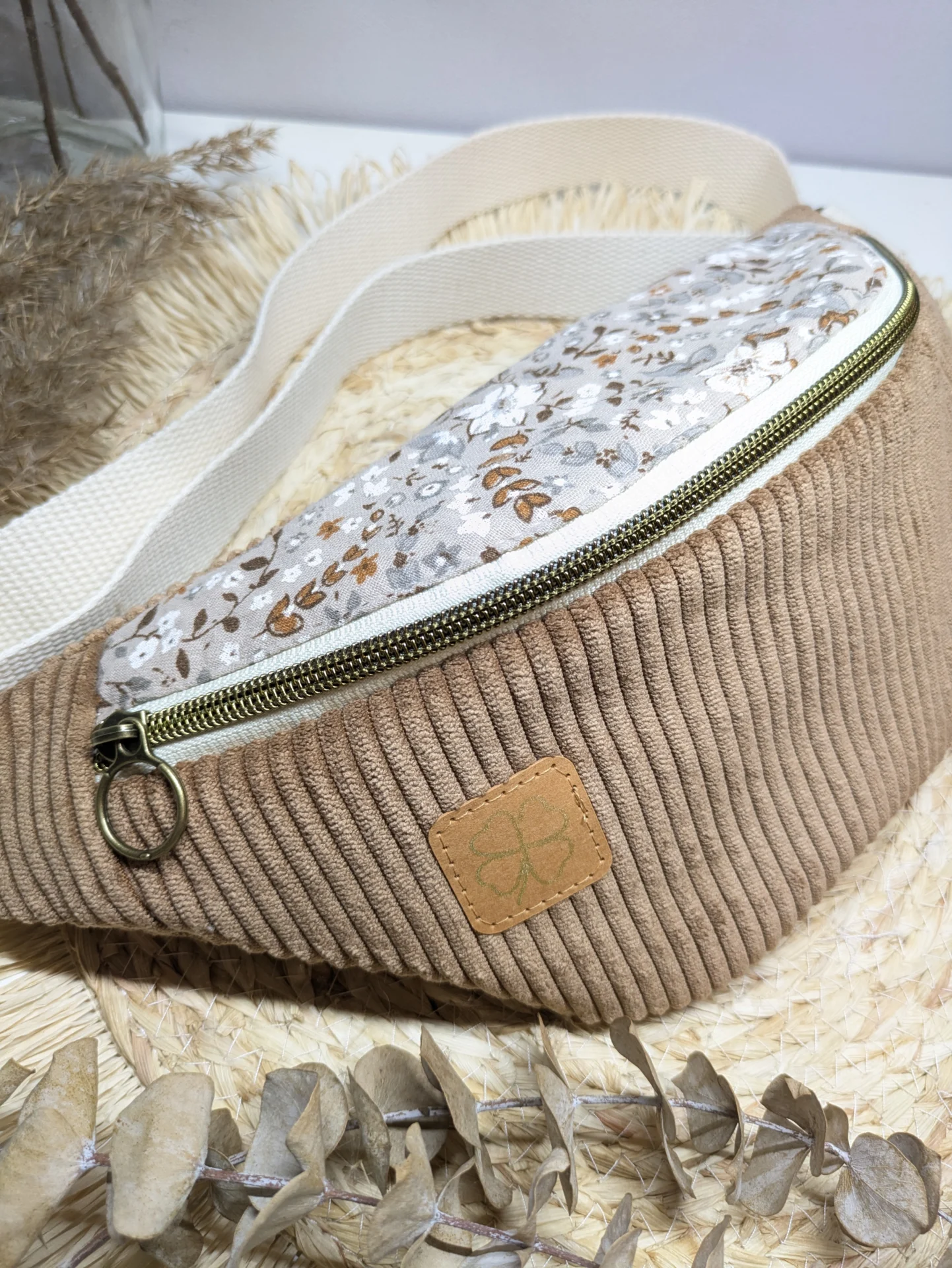 Sac banane en velours côtelé marron et coton fleuri beige et moutarde