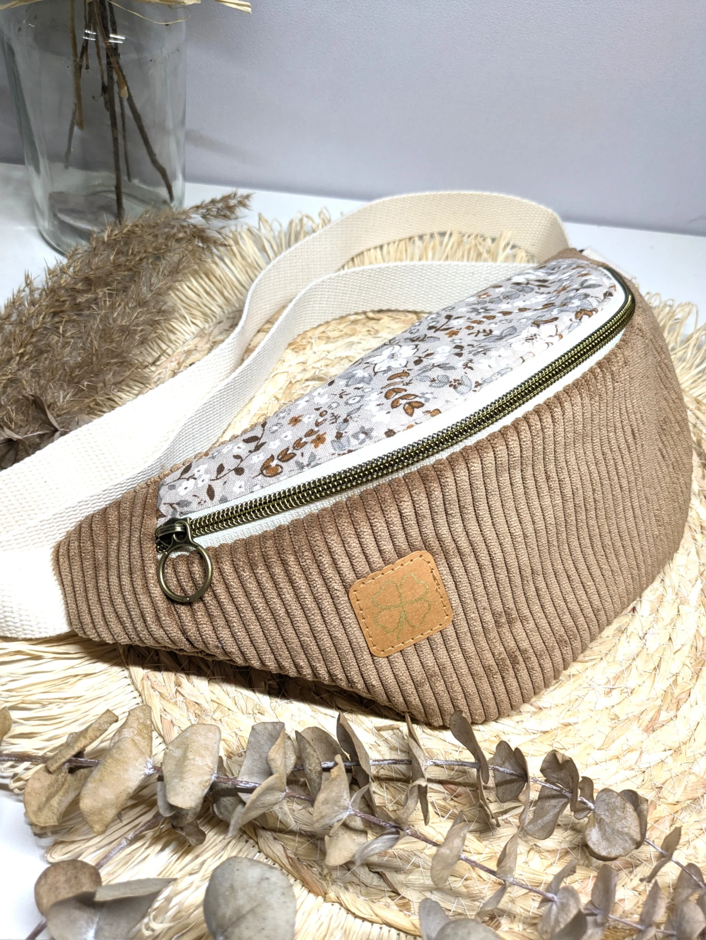 Sac banane en velours côtelé marron et coton fleuri beige et moutarde