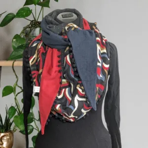 Chèche foulard écharpe fait main rouge et bleu marine à motifs graphiques multicolores – Anne-J Création