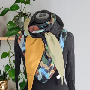 Chèche foulard écharpe fait main moutarde, vert sauge et noir à motifs multicolores – Anne-J Création